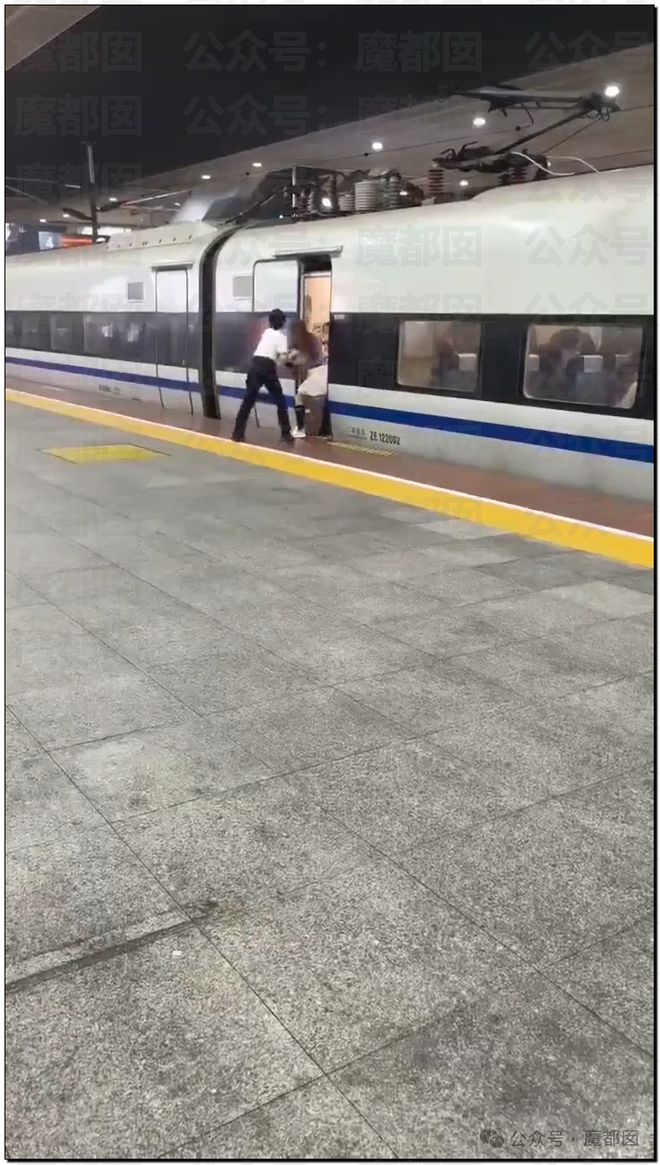 娱乐圈震动！关晓彤最终还是没有发鹿晗生日祝福！看来…啧啧